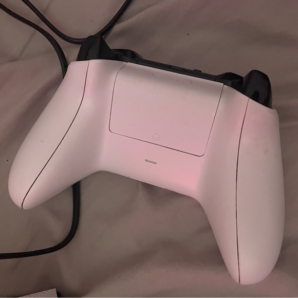 Xbox one- hdmi include not photographed